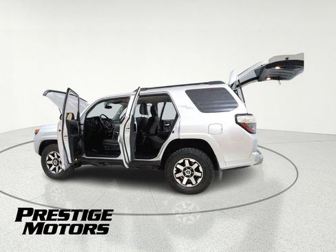Used 2019 Toyota 4Runner TRD Off-Road Premium AWD/4WD image 15