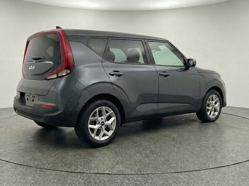 Used 2025 Kia Soul LX w/ LX Technology Package FWD image 9