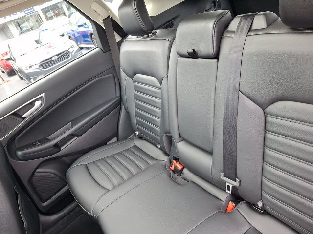 Used 2021 Ford Edge SEL w/ Convenience Package AWD/4WD image 18