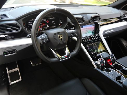 Used 2023 Lamborghini Urus S image 14