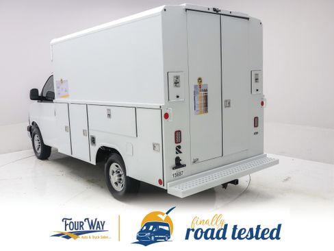 Used 2023 Chevrolet Express 3500 w/ Power Convenience Package RWD image 5