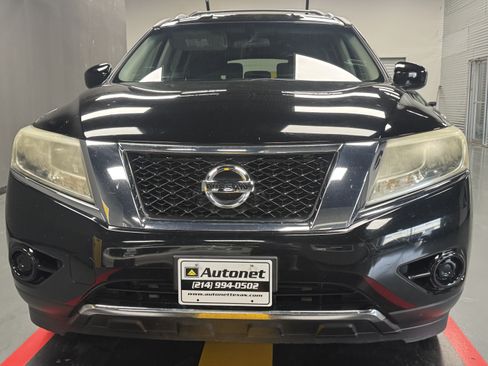 Used 2014 Nissan Pathfinder SV w/ Trailer Tow Package FWD image 8