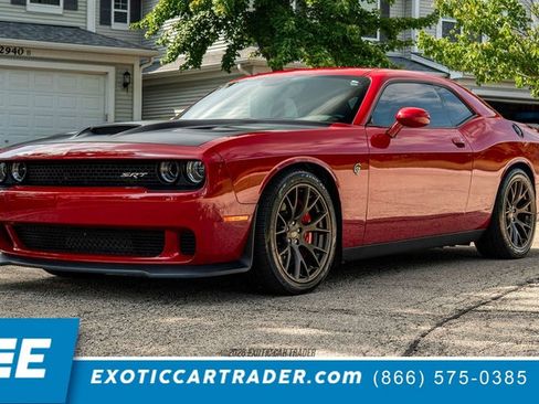 Used 2016 Dodge Challenger SRT Hellcat RWD image 1