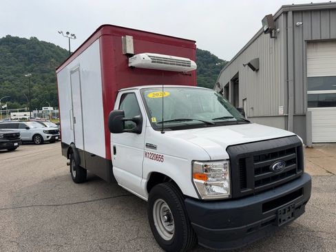 Used 2023 Ford E-350 and Econoline 350 Super Duty w/ Power Windows & Locks Group RWD image 2