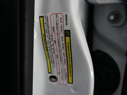 Used 2024 RAM 3500 Big Horn w/ Sport Appearance Package image 69