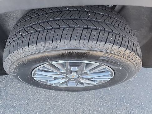 Used 2026 Chevrolet Traverse LT AWD/4WD image 21