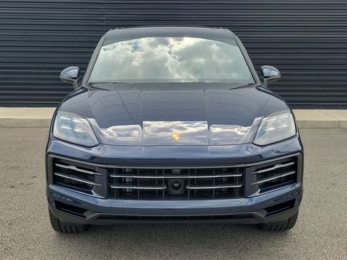 Certified 2025 Porsche Cayenne image 8