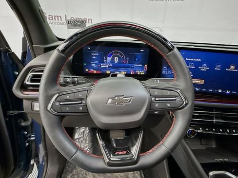 Used 2024 Chevrolet Traverse RS image 12