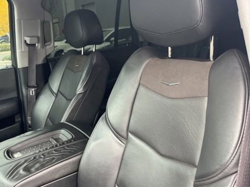 Used 2016 Cadillac Escalade Premium image 12