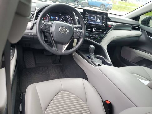 Used 2023 Toyota Camry SE AWD/4WD image 9