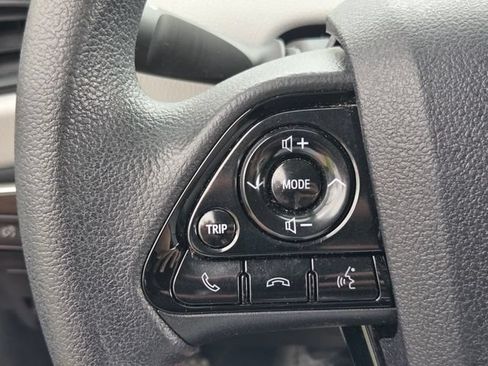 Used 2020 Toyota Prius L Eco FWD image 24