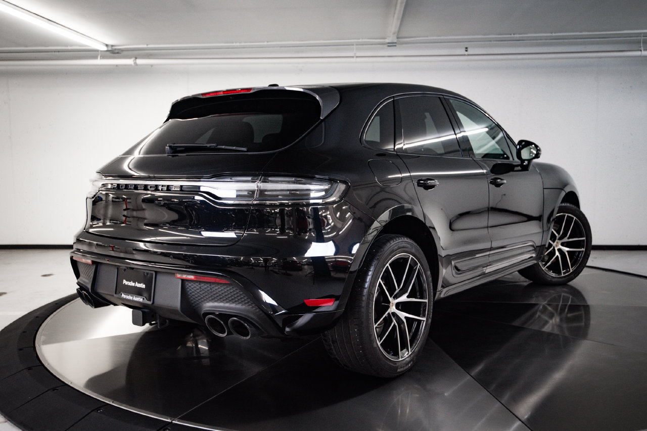 Certified 2023 Porsche Macan Turbo AWD/4WD image 7