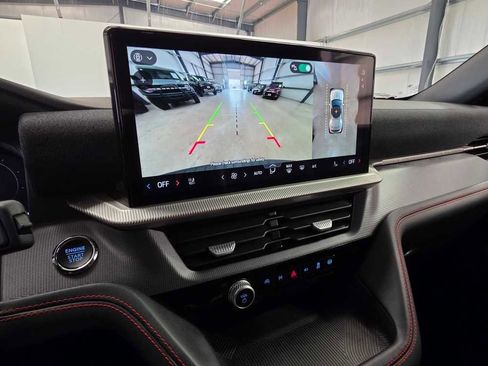 Used 2025 Ford Explorer ST-Line w/ ST-Line Street Pack image 16