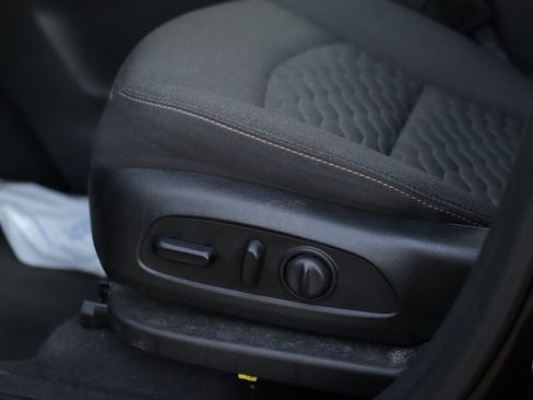 Used 2019 Chevrolet Equinox LT image 19