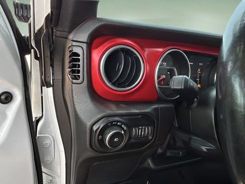 Used 2022 Jeep Wrangler Unlimited Rubicon w/ Xtreme Recon 35" Tire Package AWD/4WD image 20