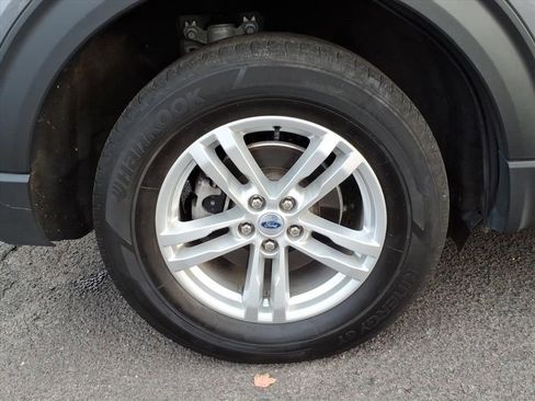 Certified 2022 Ford Explorer XLT w/ Class IV Trailer Tow Package image 7