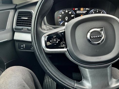 Used 2021 Volvo XC90 T5 Momentum w/ Protection Package Premier image 15