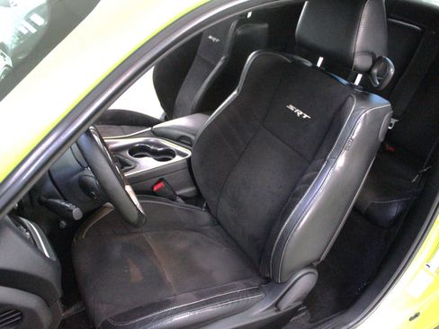Used 2015 Dodge Challenger SRT w/ Technology Group image 10