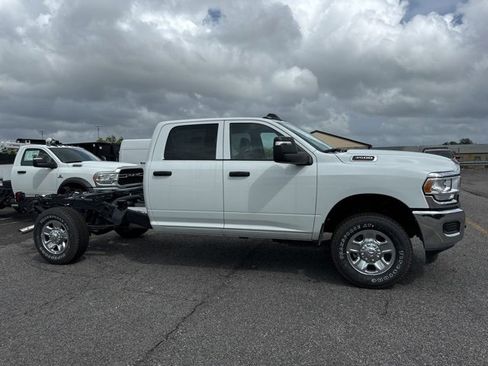 New 2024 RAM 3500 Tradesman image 2