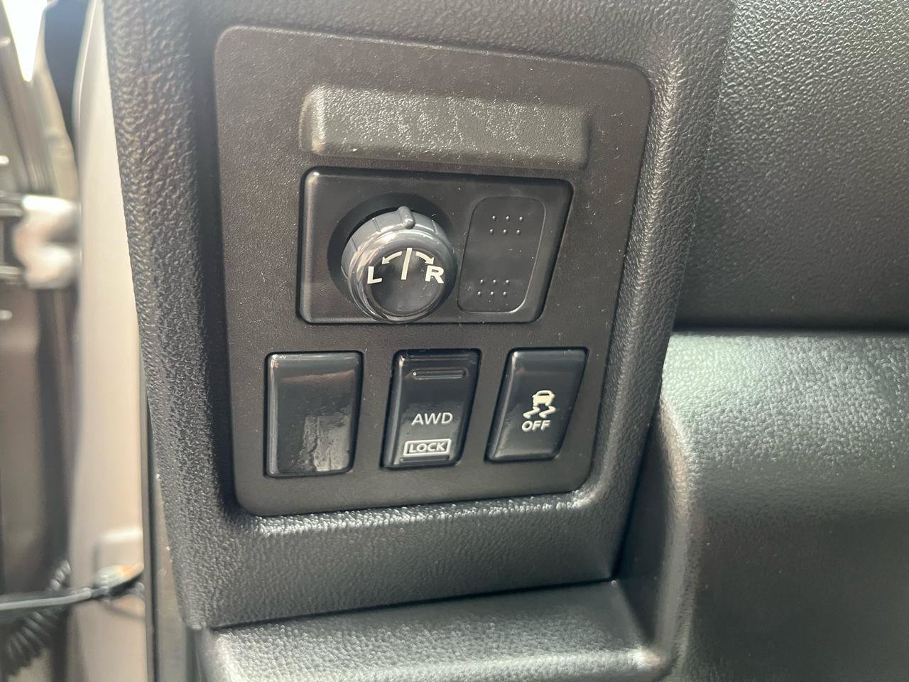 Used 2011 Nissan Rogue SV AWD/4WD image 20