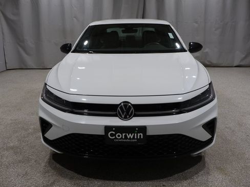 Used 2025 Volkswagen Jetta Sport FWD image 6