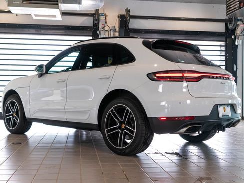 Certified 2020 Porsche Macan AWD/4WD image 3