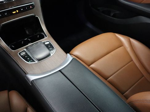 Used 2022 Mercedes-Benz GLC 300 image 17