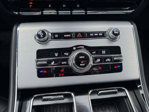 Used 2022 Lincoln Aviator AWD w/ Premium Package image 30