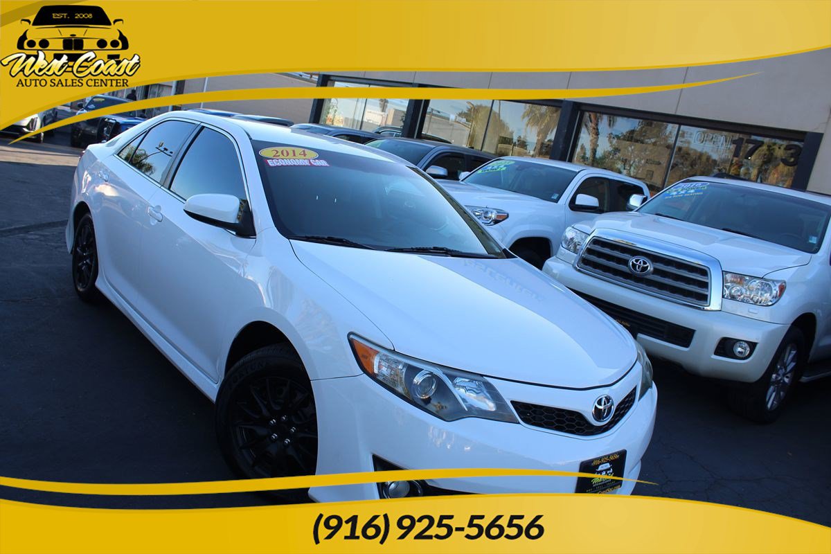 Used 2014 Toyota Camry SE FWD image 1