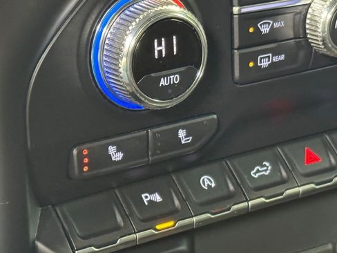 Used 2020 GMC Sierra 1500 SLE w/ SLE Value Package image 38