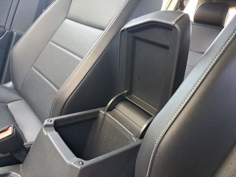 Used 2021 Volkswagen Tiguan SE FWD image 34