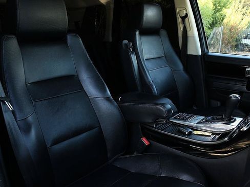 Used 2013 Land Rover Range Rover Sport HSE AWD/4WD image 19