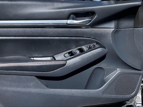 Used 2024 Nissan Altima 2.5 SR image 22