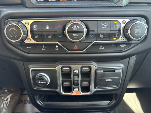 Used 2023 Jeep Wrangler Unlimited Sport image 24