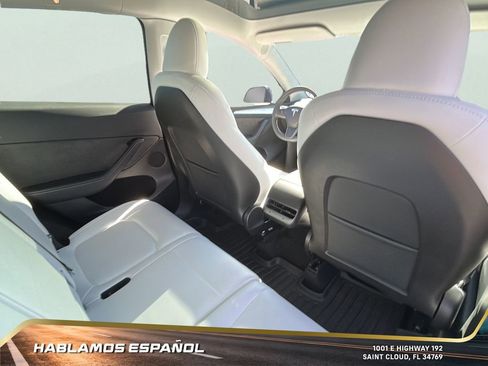 Used 2025 Tesla Model Y Long Range image 21