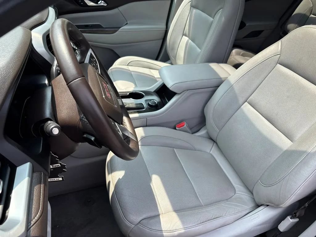Used 2017 GMC Acadia SLT AWD/4WD image 12