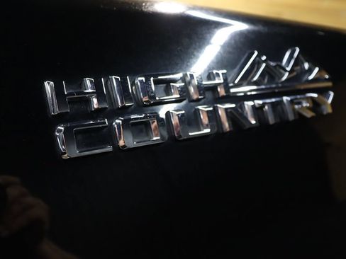 Used 2022 Chevrolet Silverado 3500 High Country AWD/4WD image 9