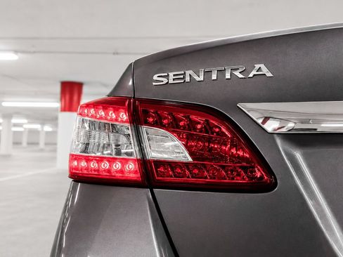 Used 2015 Nissan Sentra SV w/ Cold Weather Package FWD image 11