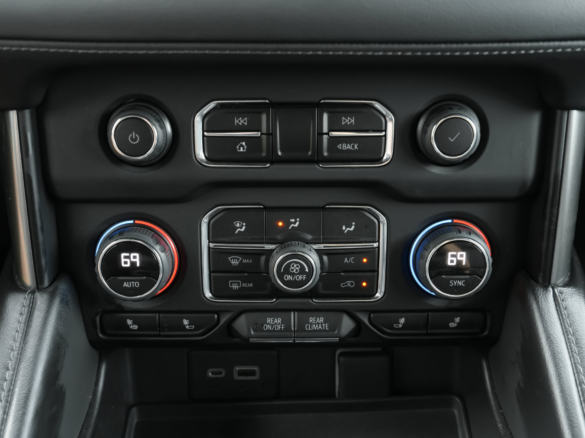 Used 2023 Chevrolet Tahoe LT AWD/4WD image 17