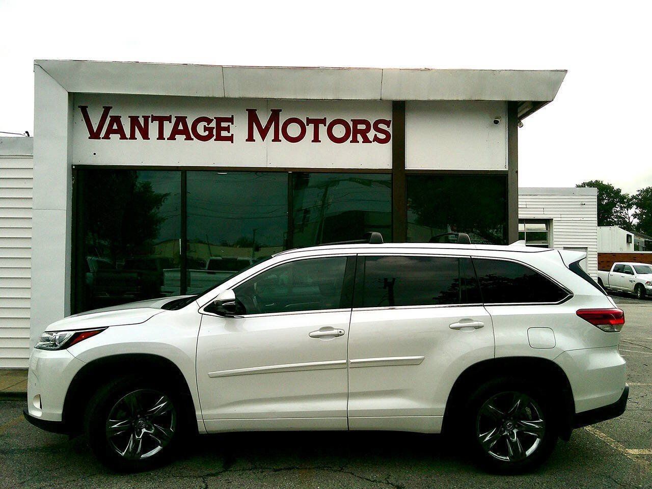 Used 2018 Toyota Highlander Limited Platinum AWD/4WD image 9