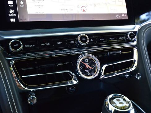 Used 2022 Bentley Flying Spur V8 image 49