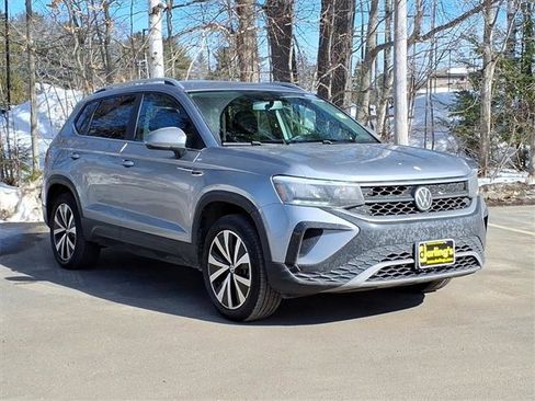 Used 2022 Volkswagen Taos SE image 4