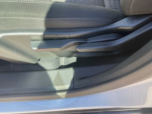 Used 2025 Chevrolet Equinox LT image 23