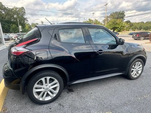 Used 2015 Nissan Juke S FWD image 1
