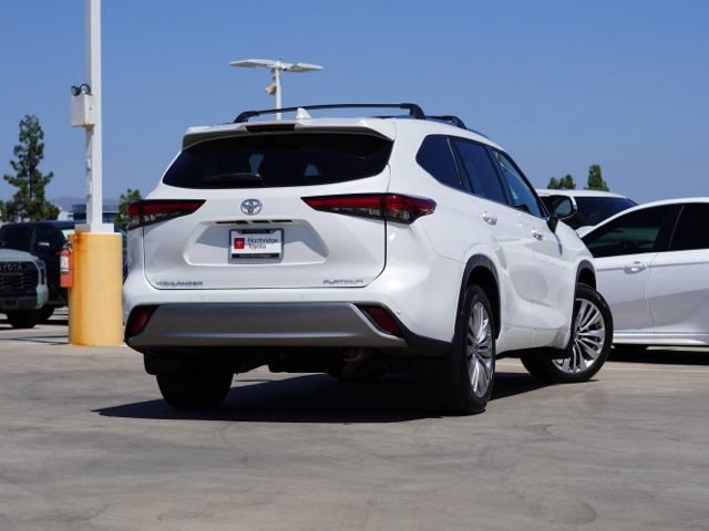 Used 2023 Toyota Highlander Platinum FWD image 7
