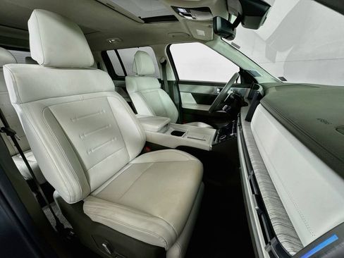 Used 2025 Hyundai Santa Fe Calligraphy AWD/4WD image 31