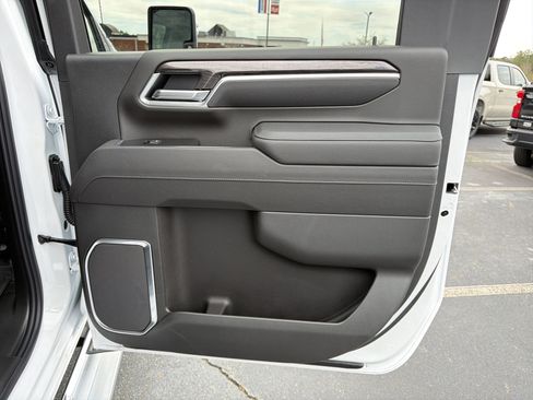 New 2026 Chevrolet Silverado 2500 LTZ w/ LTZ Convenience Package AWD/4WD image 16