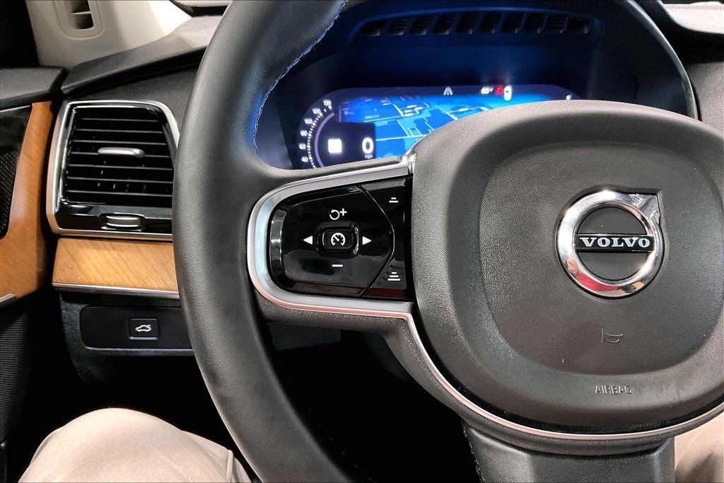 Certified 2024 Volvo XC90 B6 Plus AWD/4WD image 12