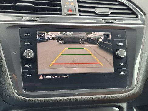 Certified 2023 Volkswagen Tiguan SE FWD image 13