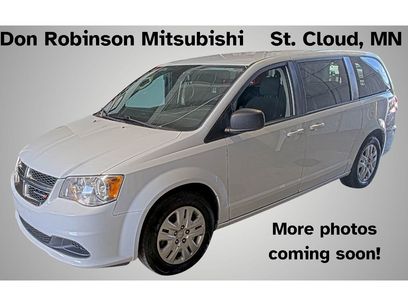 Used 2018 Dodge Grand Caravan SE w/ UConnect Hands-Free Group